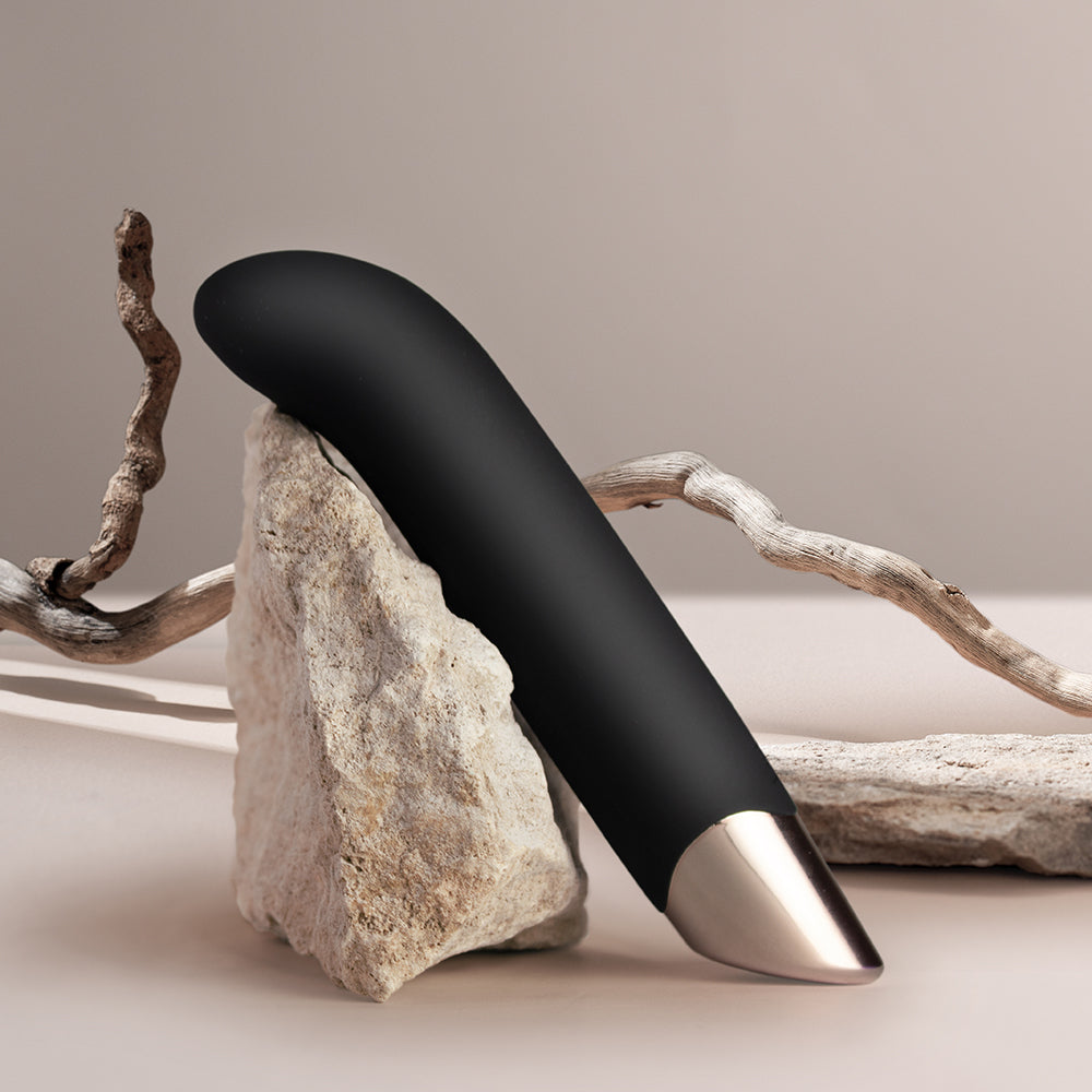 Rocks Off Chaiamo 6.5" Black - Ergonomic Angled G-Spot with 10 Functions